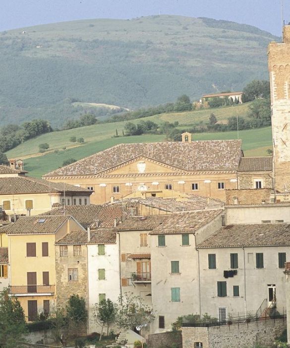 Nelle Marche per il 2016 è stato scelto un solo comune, quello di Matelica, che si trova in provincia di Macerata, nel fondovalle del fiume Esino, alla confluenza del torrente Braccano.