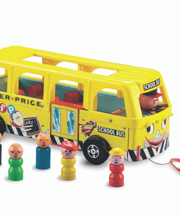 Nel 1959 arrivò il famoso Scuola Bus targato Fisher-Price. Prima venne commercializzato solo il pullmino, poi vennero aggiunti i personaggi. Negli anni Ottanta erano famosi come i Little People di Fisher-Price.