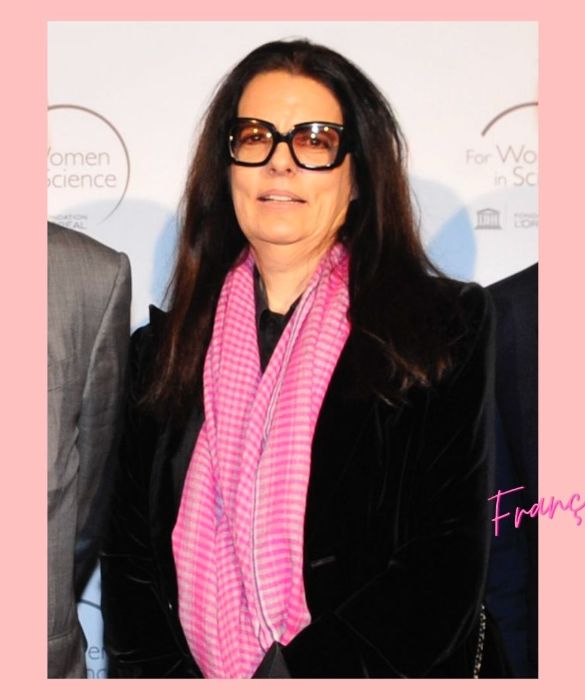 Al secondo posto troviamo Françoise Bettencourt Meyers, con un patrimonio netto di 48,9 miliardi di dollari. Forse non rientrerà nel gruppo delle self-made women, ma la posta in gioco è sempre e comunque altissima. Perché mantenere alto il nome (e i conti) del gruppo L’Oréal da quando mamma Liliane è passata a miglior vita nel settembre 2017 è una sfida quotidiana, che sta portando avanti con successo e slancio. Nel 2018, infatti, l’Oréal, sotto la sua guida e quella del marito, ha registrato la miglior crescita delle vendite dell’ultimo decennio con i ricavi che segnano il 17% in più rispetto alle vendite dell’anno precedente. François, che vive a Parigi, è inoltre presidente della Bettencourt Schueller Foundation, un’organizzazione filantropica che ha come scopo quello di contribuire a migliorare la società francese e di affermare l’influenza della Francia sulla scena internazionale in tre ambiti: scienze della vita, arti e società inclusiva.