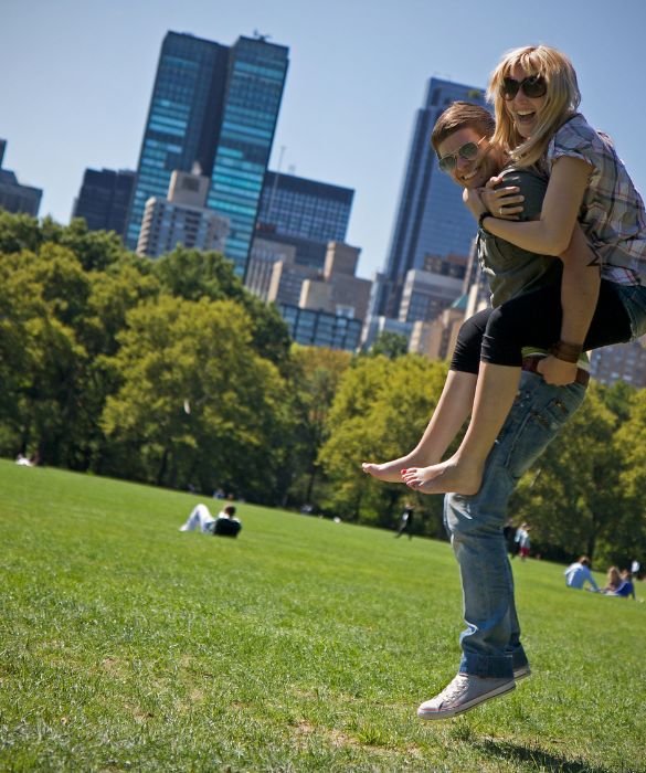 Immortalato in decine di film, dai capolavori di Woody Allena alle commedie romantiche più disparate, Central Park è un luogo romantico e di incontro per molti newyorkesi. Ma non solo.