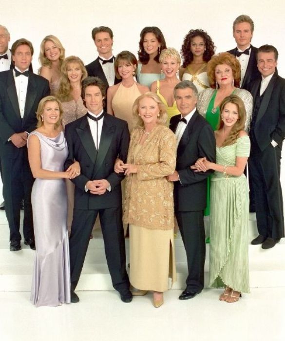 La mamma di Beautiful, Lee Philip, all'epoca del debutto, il 23 marzo del 1987, dichiarò che al centro della soap opera c'era la famiglia.