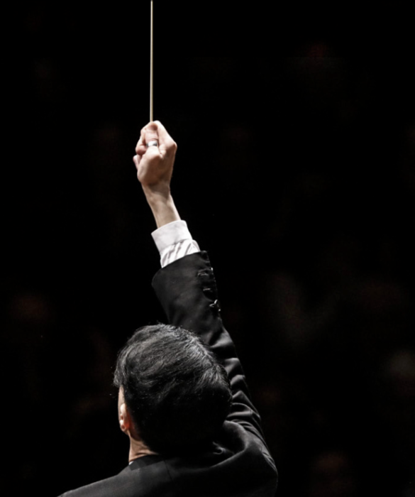 Nel 2019 il pianista debutta all’Arena di Verona: l’evento è sold out con ben 14.000 presenze. Un vero e proprio trionfo. 