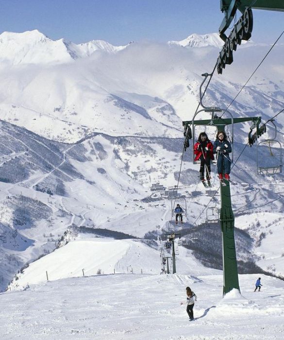 Se l'obiettivo è regalare una settimana bianca, scegliete Limone Piemonte e Artesina, due località sciistiche piemontesi particolarmente apprezzate anche da chi pratica snowboard.