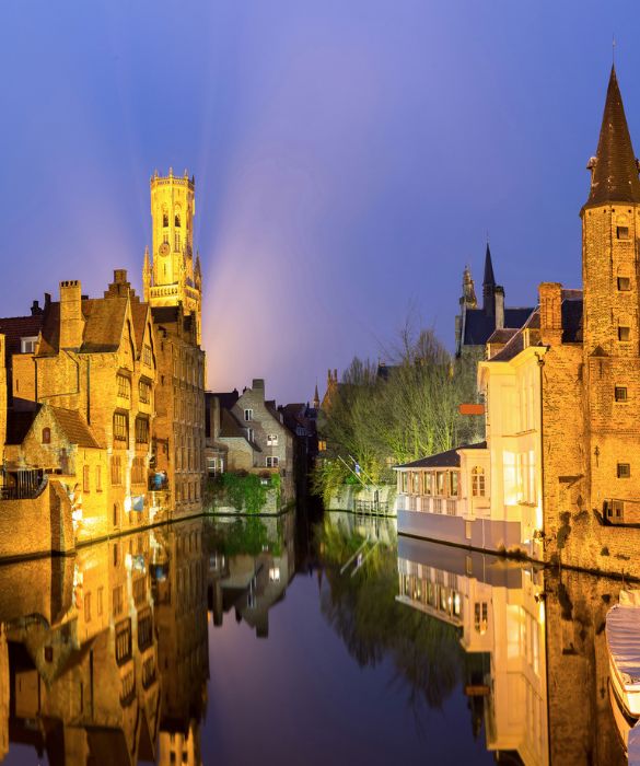 Bruges, ovvero un vero e proprio gioiello nordeuropeo. L'architettura fiamminga si mescola alla storia di una città che, a ragione, è chiamata la piccola Venezia del nord.