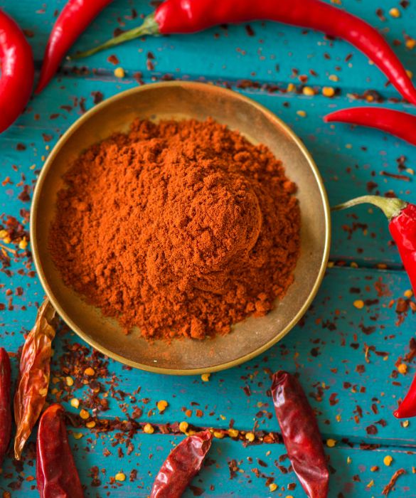 Il peperoncino è un formidabile alleato del metabolismo, grazie alla luteolina e miricetina, nutrienti attivatori della sirtuina. Da preferire il Bird’s Eye (detto anche thailandese), anche se decisamente più piccante di quelli normali. 