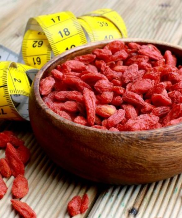 Queste bacche sono uno dei Superfood più conosciuti grazie alle loro molteplici proprietà benefiche. Sono spesso utilizzate come spuntino ipocalorico ma nutriente nelle diete volte al dimagrimento, sono utili per rafforzare la vista, hanno un effetto anti-age grazie agli antiossidanti che contengono e sono anche un energizzante naturale. Non resta che provarle!