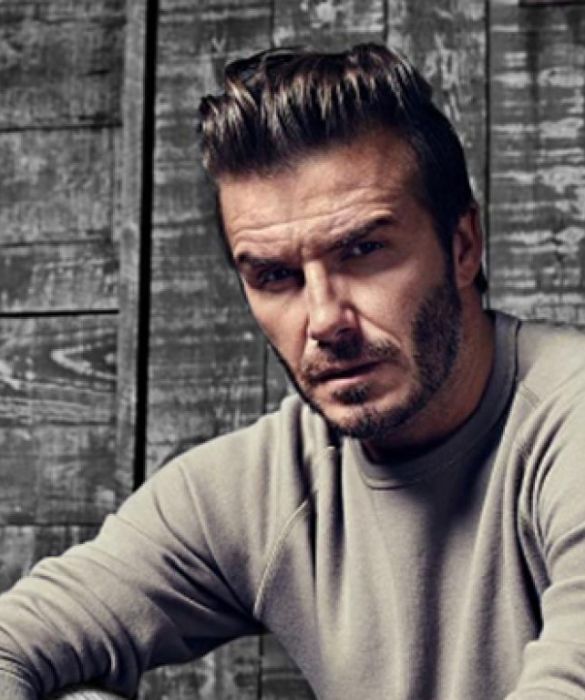 Passano gli anni, ma David Beckham resta sempre nell'olimpo dei calciatori più sexy del mondo. Sguardo penetrante, fisico statuario, se è stato modello per la linea underwear di Emporio Armani ci sarà un motivo!
