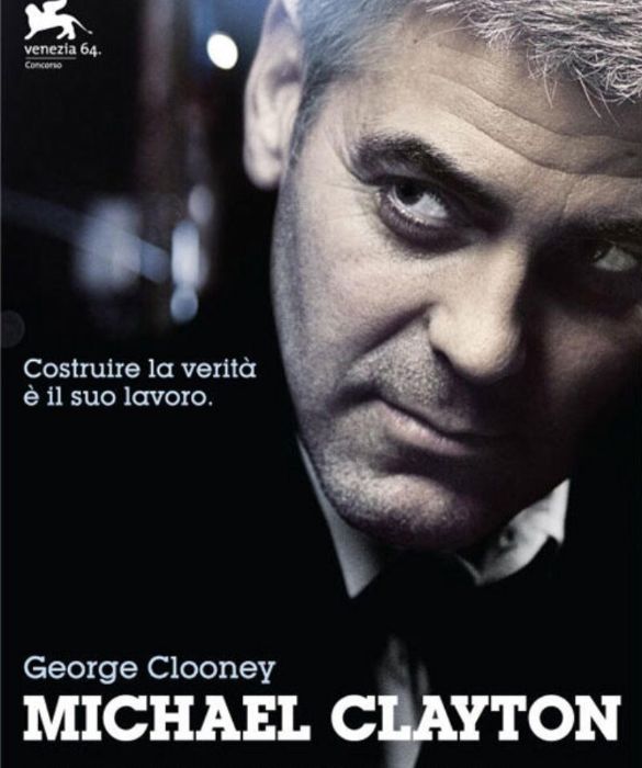 <p>Una delle interpretazioni migliori nella carriera di George Clooney, qui nel ruolo dell’avvocato Michael Clayton: altra candidatura all’Oscar, senza però statuetta, che nel 2008 va a Daniel Day-Lewis.</p>
<p> </p>
