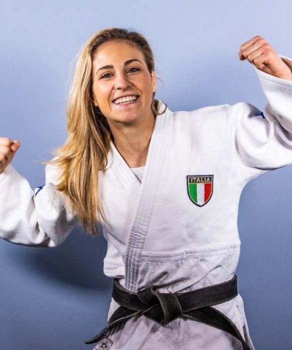 <p>Nel <strong>judo </strong>le speranze italiane di una medaglia sono riposte nei pesi più leggeri. Tra le donne, riflettori puntati sulla 26enne <strong>Odette Giuffrida</strong>, già vincitrice dell'argento a Rio 2016 e oro agli Europei di Praga 2021 nella <strong>categoria 52 kg</strong>.</p>
