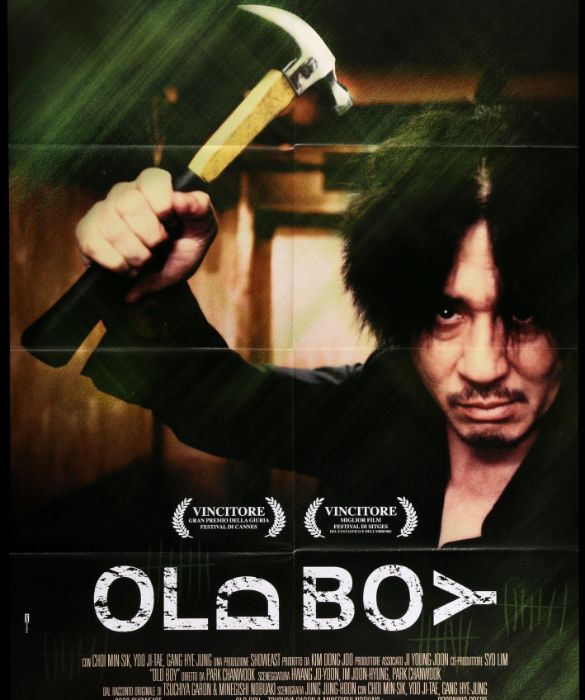 <p>Capolavoro firmato Park Chan-wook, Oldboy è una storia di vendetta (con finale a sorpresa) che ha come protagonista Dae-Su, un uomo rapito e tenuto segregato per 15 anni. Un film che, per sua stessa ammissione, Quentin Tarantino avrebbe voluto fare.</p>
