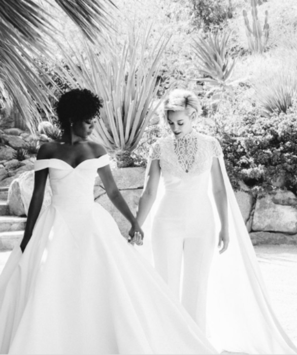 <p>Meritano considerazione anche gli abiti indossati dall’attrice Samira Wiley e la scrittrice e autrice Lauren Morelli nel giorno del loro matrimonio, celebrato a Palm Springs nel 2017. Sono entrambi firmati<strong> Christian Siriano </strong>e sono bellissimi entrambi, pur nella loro diversità.</p>
