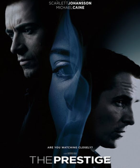 <p>Ancora Christopher Nolan alla regia, che dirige Christian Bale e Hugh Jackman nei panni di due maghi rivali nella Londra di fine Ottocento. Superbo il gioco di prestigio nel finale di questo film intrigante.</p>
