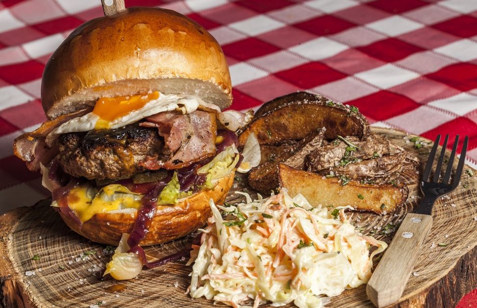 Quante Calorie Ha Un Hamburger Di Carne