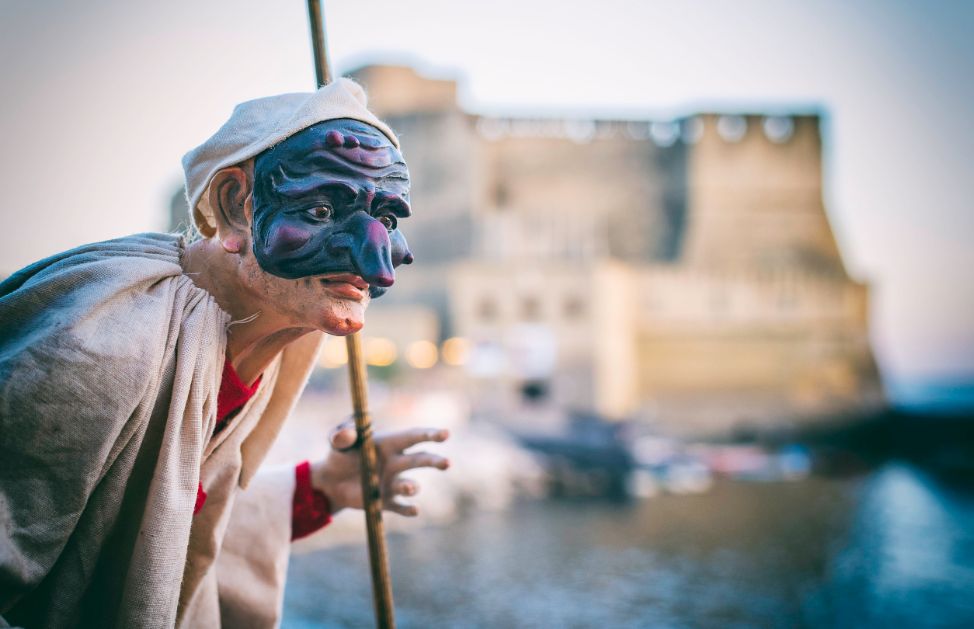 Maschera Di Carnevale Di Pulcinella Caratteristiche E Curiosita Deabyday