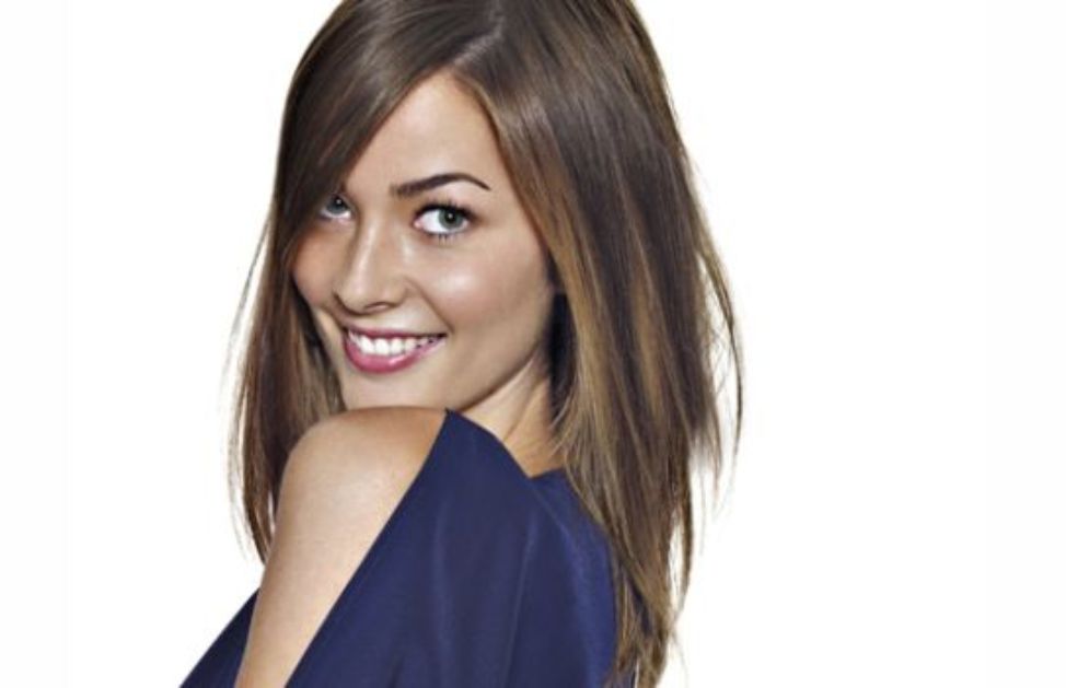 Come avere capelli lisci e perfetti anche in estate | DeAbyDay