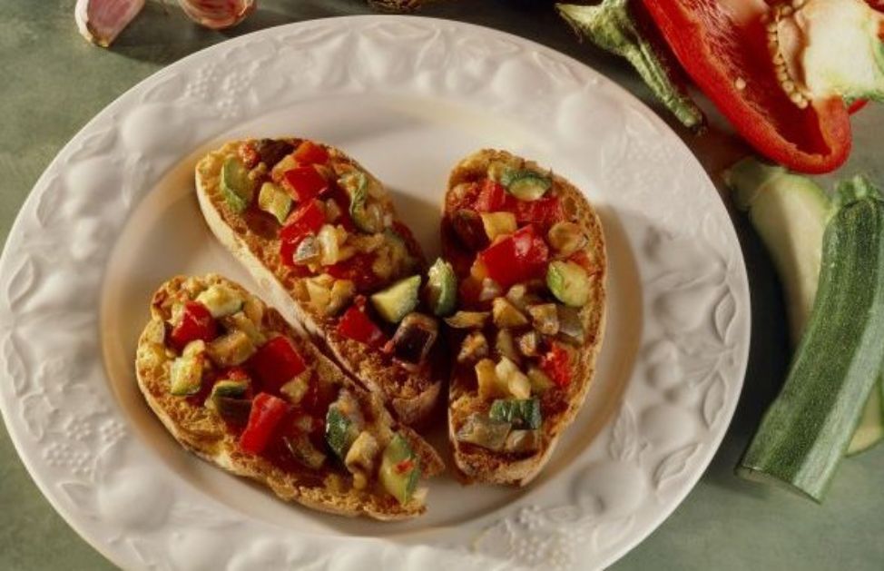 Bruschetta rustica la ricetta di un saporito antipasto vegano DeAbyDay