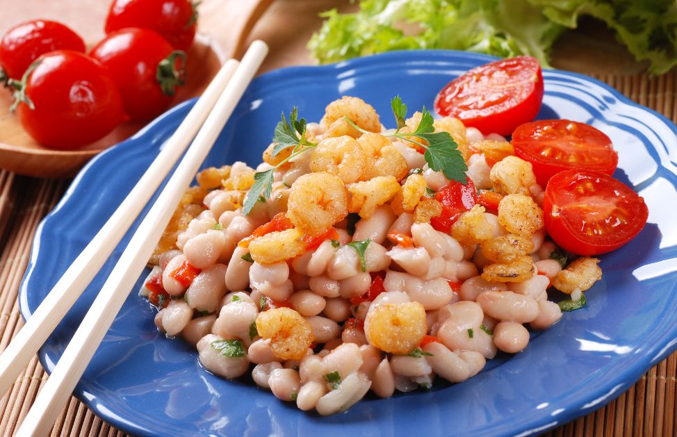 Come fare un'insalata di cannellini e gamberetti | DeAbyDay