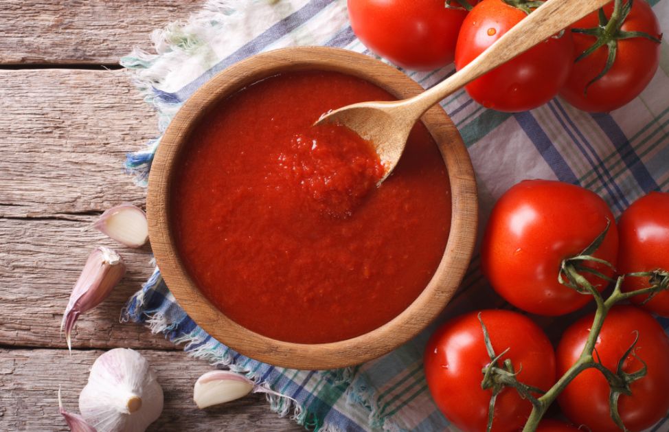 Sugo di pomodoro fresco al basilico: la ricetta | DeAbyDay