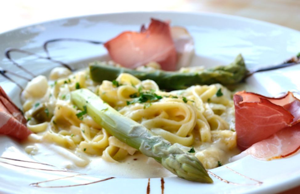 Come fare i tagliolini burrata e asparagi | DeAbyDay