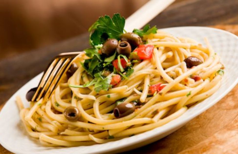 Come fare la pasta con olive e pomodori secchi | DeAbyDay