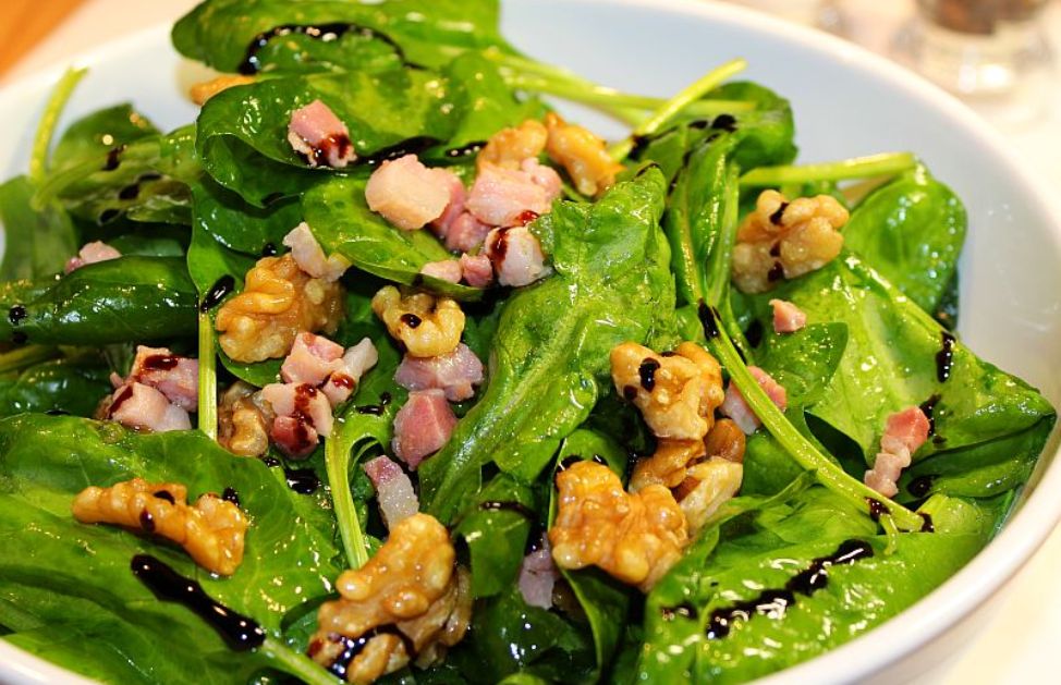 Insalata Di Spinaci L Alternativa Ai Classici Contorni Deabyday