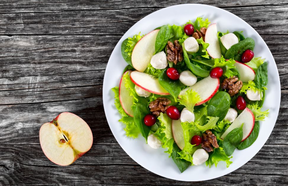 Insalata primavera con mela KANZI®: la ricetta | DeAbyDay