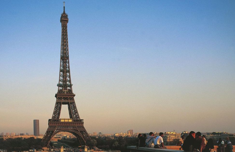 La città più romantica per eccellenza è Parigi: passeggiare lungo la Senna, visitare la splendida capitale francese e mangiare nei tipici bistrot è un'ottima idea per festeggiare San Valentino in maniera indimenticabile.