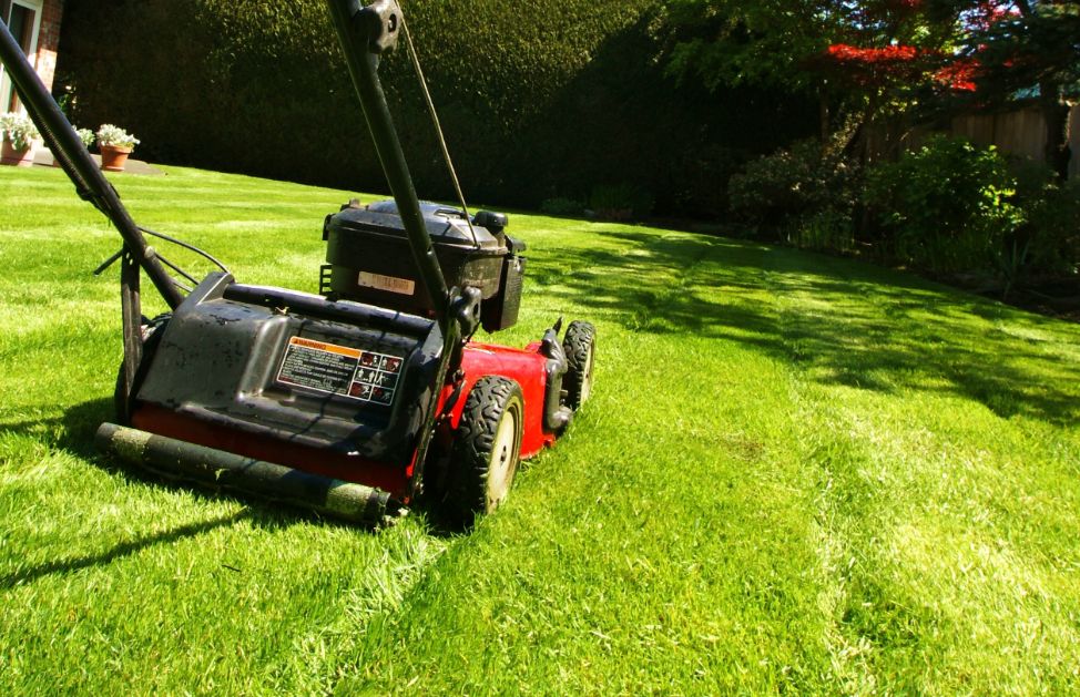 La veranda deve essere sempre arredata in modo confortevole perchè è un'area relax di transito tra l'interno e l'esterno della casa. E' calda quando fuori fa freddo e rimane fresca nelle giornate afose. Perfetta per accogliere gli amici e godere del panorama all'esterno.