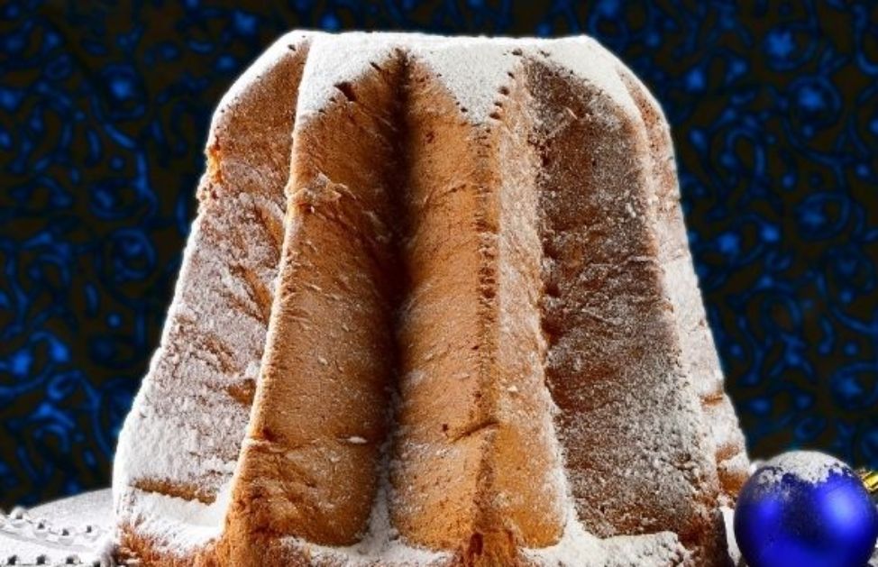 Pandoro, panettone, ma anche struffoli, torrone, croccante, pandolce e molti altri ancora. Le leccornie della tradizione italiana riservate al periodo natalizio sono così tante che è impossibile ricordarle tutte. Ma lo sapete quali sono i dessert che si cucinano nel resto del mondo in questo stesso, magico periodo dell'anno?
