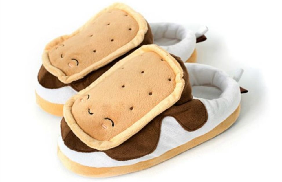 Il sogno di ogni bambino (ma anche di molti adulti) è avere sul comodino un distributore di caramelle. Perché non accontentare qualche vostro amico o il vostro partner con questo super gadget?