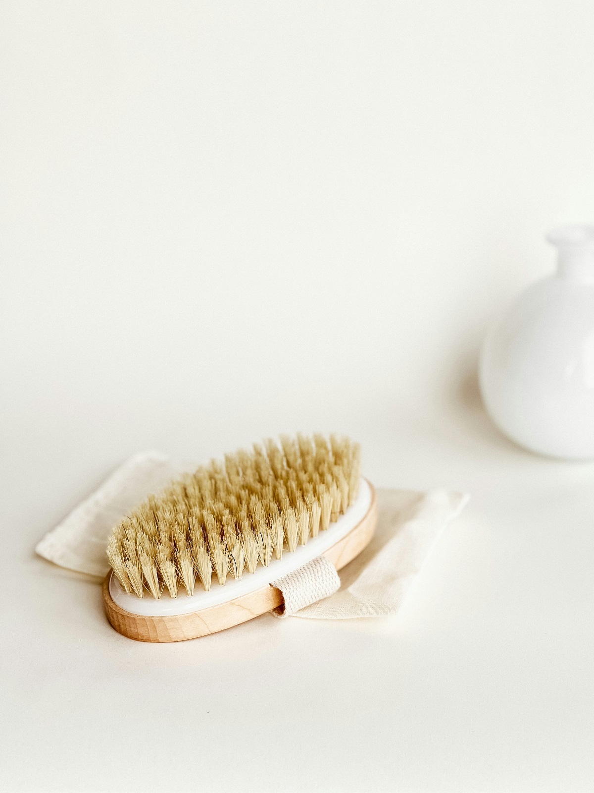Che cos’è il dry brushing
