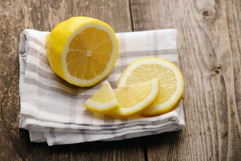 limone-pulizia-forno