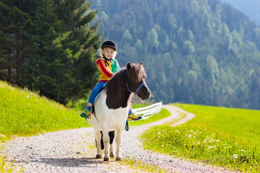 pony e bambina