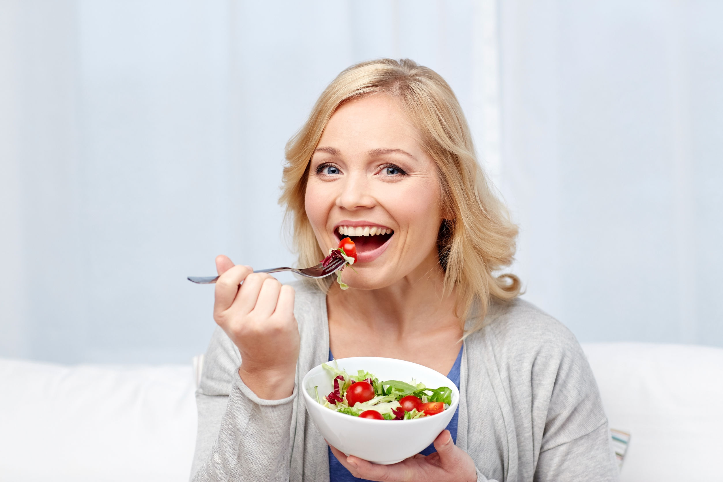 Combattere la pancia gonfia in menopausa con l'alimentazione