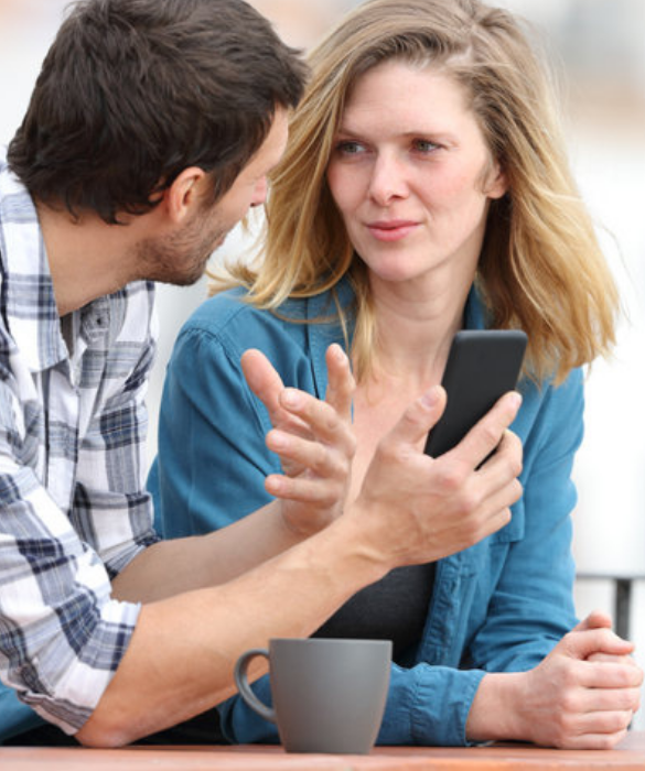 <p>Quando parla delle sue ex, è una vera carneficina. Le descrive come delle pazze, ossessionate dalla gelosia, che lo hanno fatto passare per lo stronzo che lui non è mai stato. Eppure, quando si è amato davvero qualcuno, parlarne solo male non è quasi mai possibile.</p>