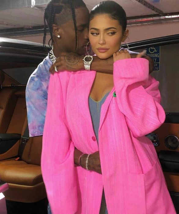 <p>I fan delle Kardashian sicuramente avranno già preso nota della fine della storia d'amore tra <strong>Kylie Jenner & Travis Scott:</strong> lei si era già presa una pausa di riflessione in passato, per i presunti tradimenti subito. Stavolta sembrerebbero non esserci ripensamenti. </p>
