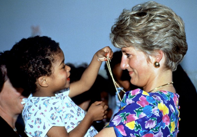 lady diana con bambino