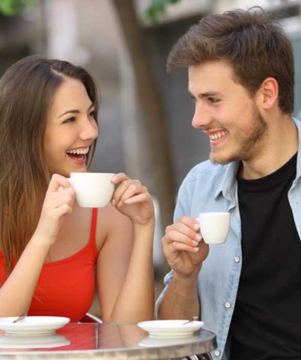<p>Vi ritroverete a stare con una persona che la pensa esattamente come voi. Sarebbe tutto davvero molto bello se non fosse che lui in realtà non sta facendo altro che ripetere le frasi che siete state voi stesse a dirgli, facendole passare per i suoi pensieri, al solo scopo di accalappiarvi in modo definitivo.</p>