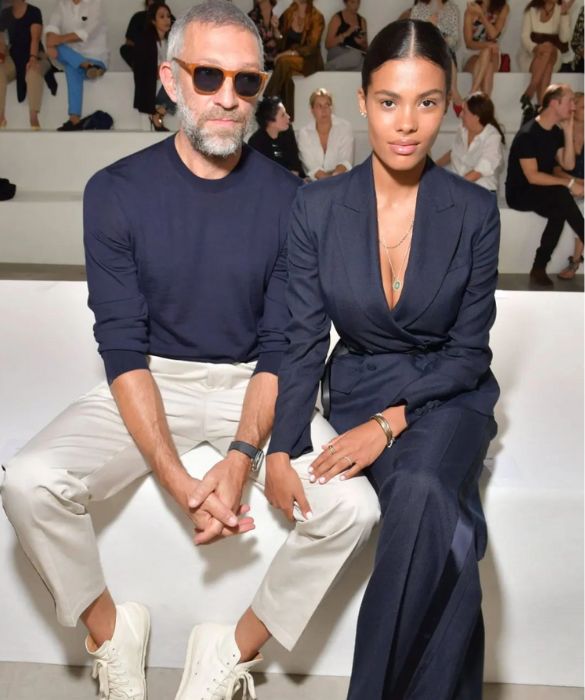 <p>Una delle coppie più amate del pianeta non esiste più: sposati dal 2018, <strong>Vincent Cassel e Tina Kunakey</strong> si sono lasciati. Lei è stata addirittura cancellata nelle foto insieme dal profilo social di lui: è così che funzionano le rotture ai tempi dei social network.</p>
